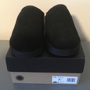 UGG men’s “Otzo” Black Suede Loafers/clog